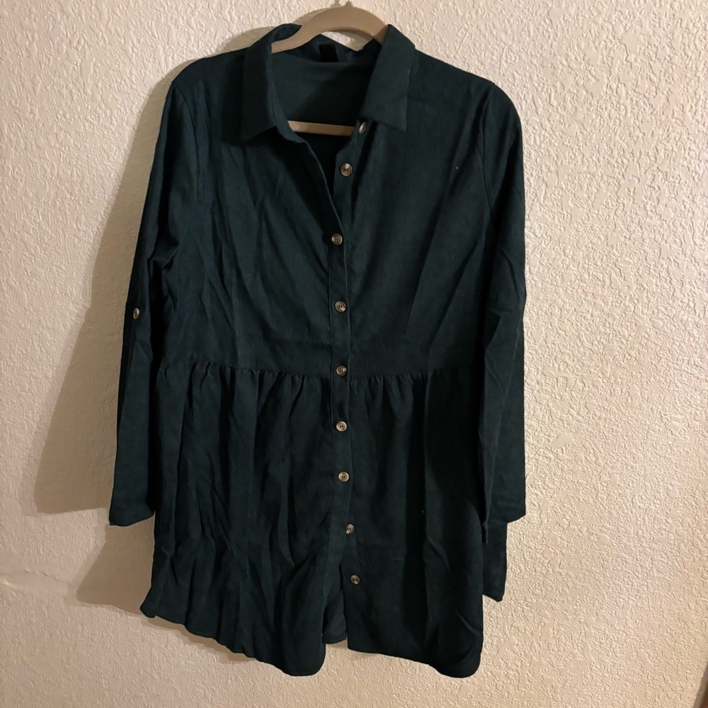 Elegant Dark Green Button-Up Women's Dress